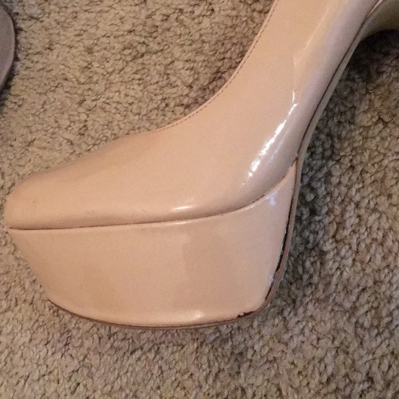 Nude Carlos Santana Heels - Picture 5 of 8